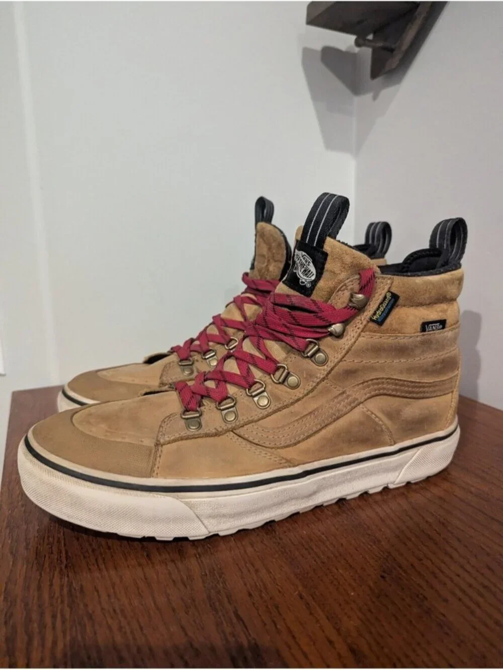 Vans Sk8-Hi DR MTE-2 Winterised Boots– Tan men's 10, Womens 11